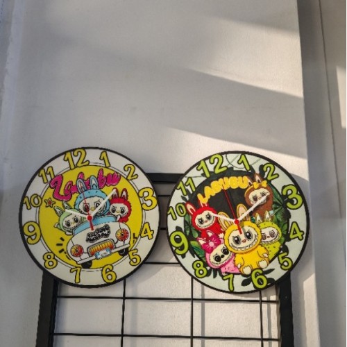 Labubu ahşap saat k24