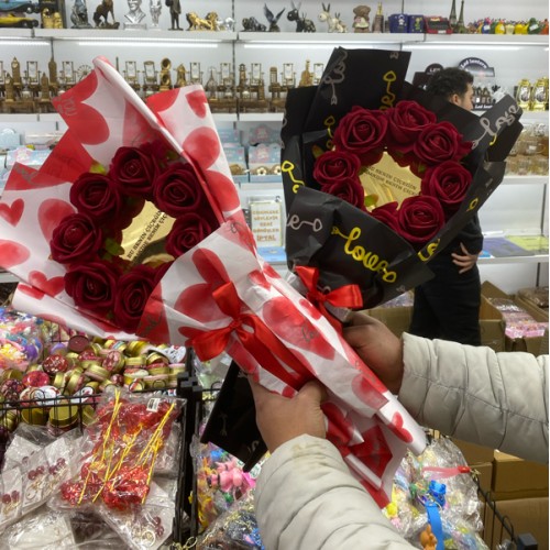 Güllü Aynalı Buket